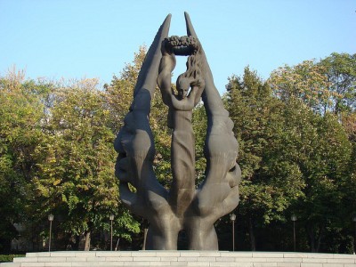 Suedinenieto_pametnik_Plovdiv