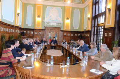 ministur_Mladenov_kmet_direktori_1