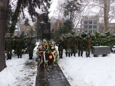 паметник Бураго