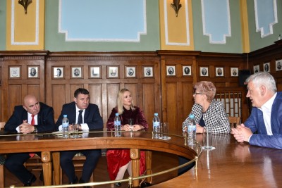 poslanuk_albania_2