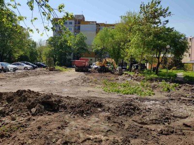 park i parking v Iztochen (9)