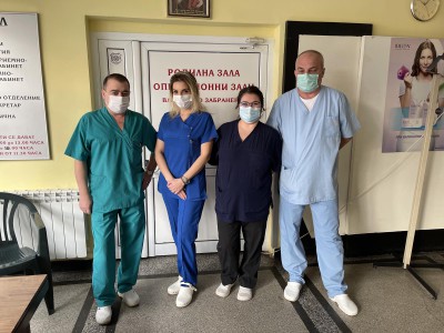 Д-р Кунчев с част от екипа