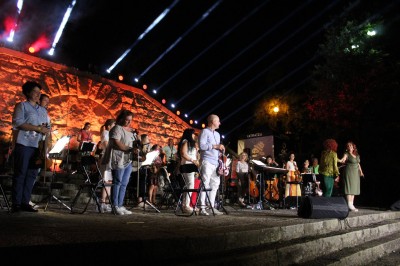 Hilyadi-plovdivchani-tantsuvaha-na-varha-na-halm-Bunardzhika-10