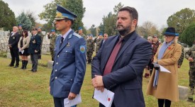 AngelSlavovuchastvavtraditsionnatabritanskavazpomenatelnatseremoniya2