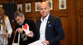 UkrainskidetsapozdravihakmetaKostadinDimitrovzaKoleda2